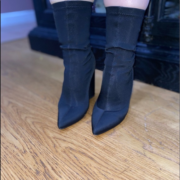 Pretty Little Thing boots - Picture 4 of 11